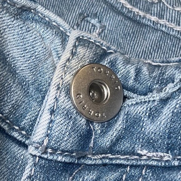 TORRID Light Wash Mid Rise Distressed Skinny Plus Size Jeans Size 12 - Picture 11 of 13